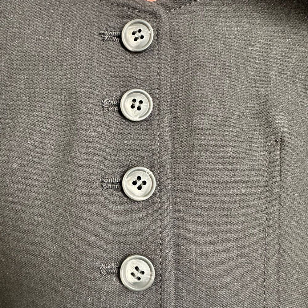 NWT GSTQ Women’s Black Button-Down Luxe Tailored Crop Vest Top - Size XS - Picture 5 of 7